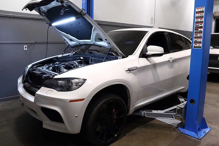 BMW X6M 555 hp 4.4 L V8 Twin Turbo Rod Bearing Failure