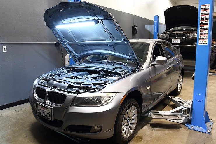 2009 BMW 328i Water Pump Replacement Service